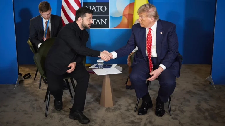«Хотел узнать, как у него дела»: о чем говорили Трамп и Зеленский на саммите НАТО